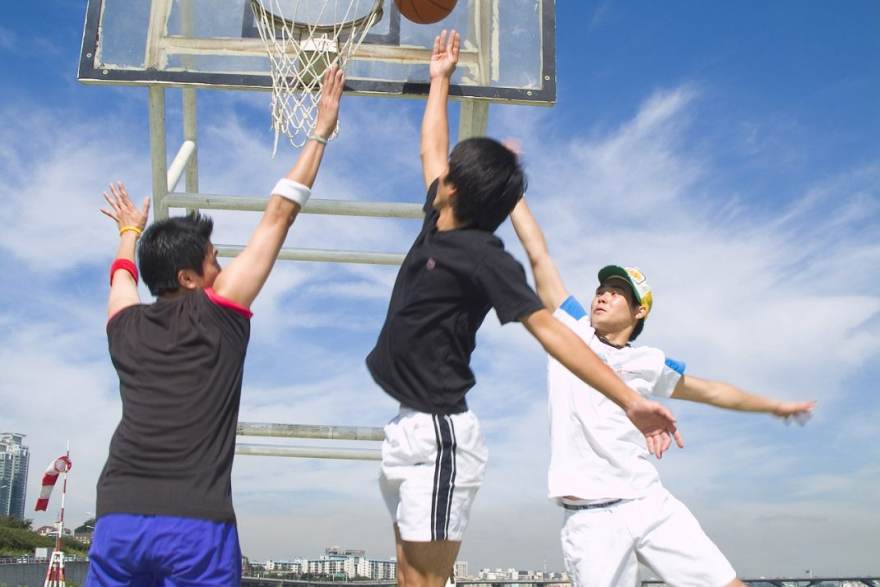 人人看球 球迷会组织者的赛季手记：一场客场远征如何被安排妥当
